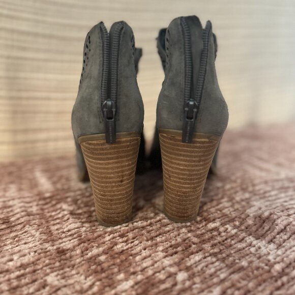 VINCE CAMUTO Fileana Split Shaft Bootie In Greystone Suede - Picture 4 of 4